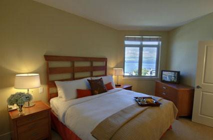  - Cove Lakeside Resort Westbank