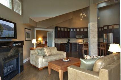  - Cove Lakeside Resort Westbank