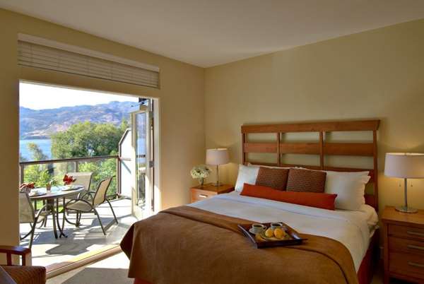 Suite - Cove Lakeside Resort Westbank