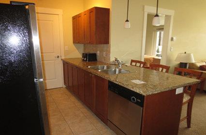  - Cove Lakeside Resort Westbank