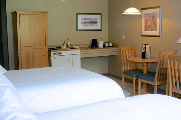 - Hilltop Inn Salmon Arm