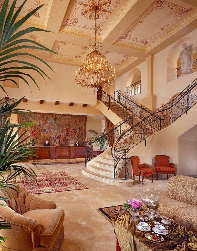 Lobby | Ayres Hotel Manhattan Beach