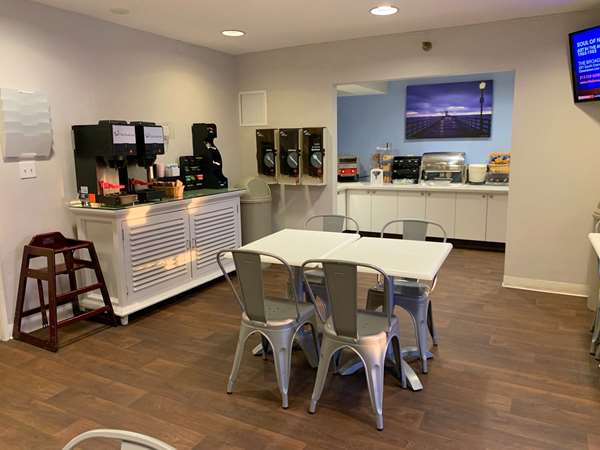  - Pacific Inn Seal Beach