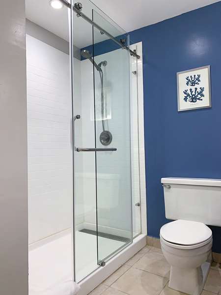  - Pacific Inn Seal Beach