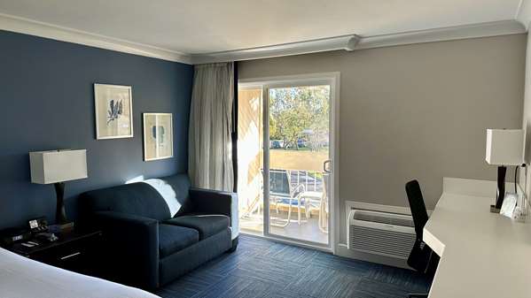  - Pacific Inn Seal Beach