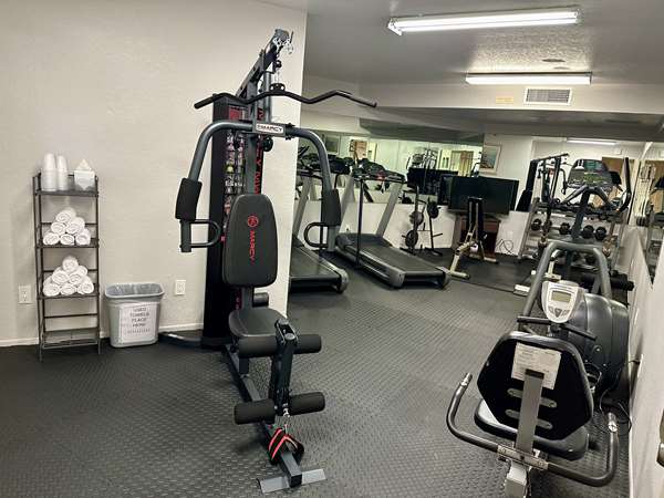 Fitness/ Exercise Room - Pacific Inn Seal Beach