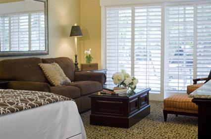  - Westlake Village Inn