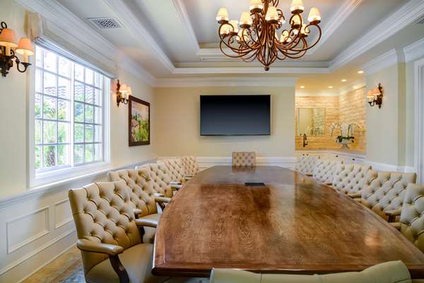  - Westlake Village Inn