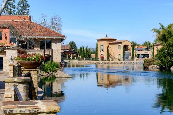 Exterior view - Westlake Village Inn