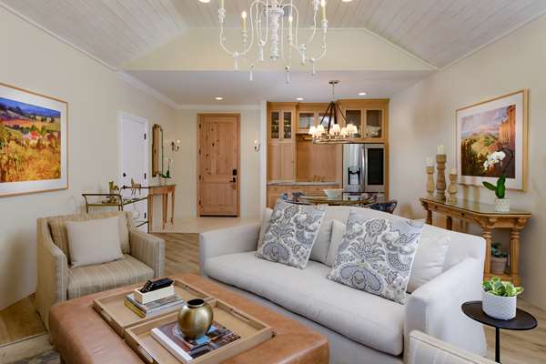 Suite - Westlake Village Inn