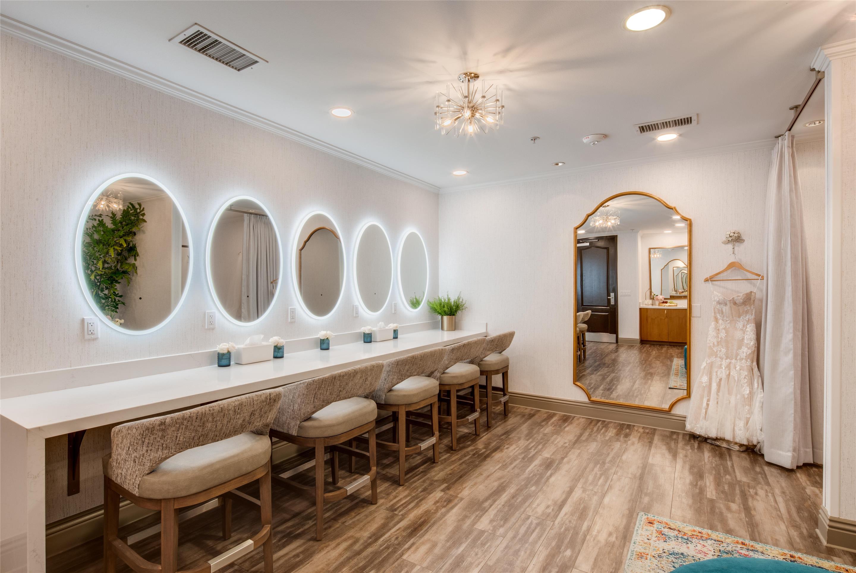 Bridal Lounge Vanity | Ayres Hotel Chino Hills – Ontario