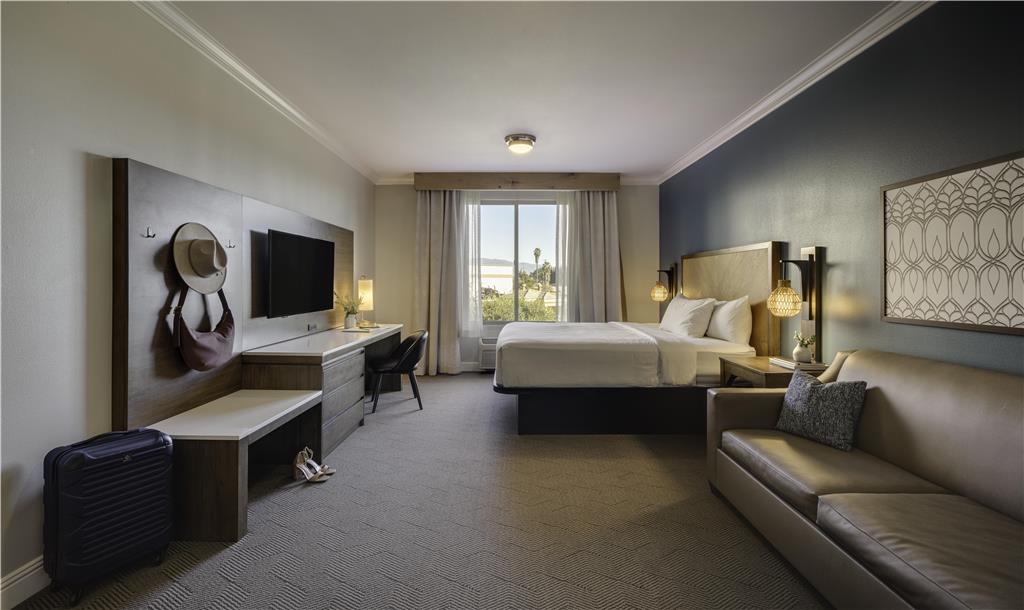 AYRES HOTEL CHINO HILLS-guestroom-Guest Room,On-Site.jpg
