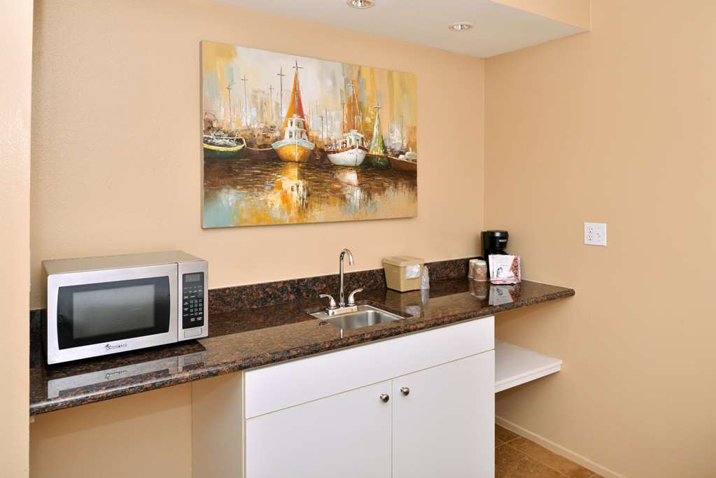 DANA POINT MARINA INN-guestroom-Guest Room,Guest Room Amenity,Kitchen/Kitchenette,On-Site.jpg
