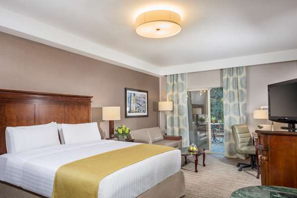 - Ayres Hotel Laguna Woods
