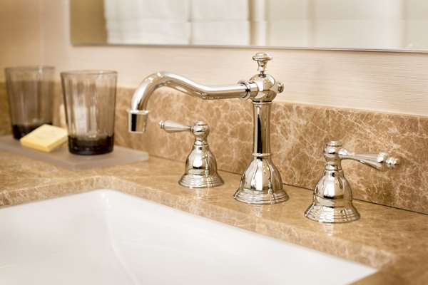  - Ayres Hotel Fountain Valley