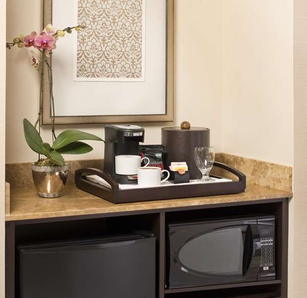  - Ayres Hotel Fountain Valley