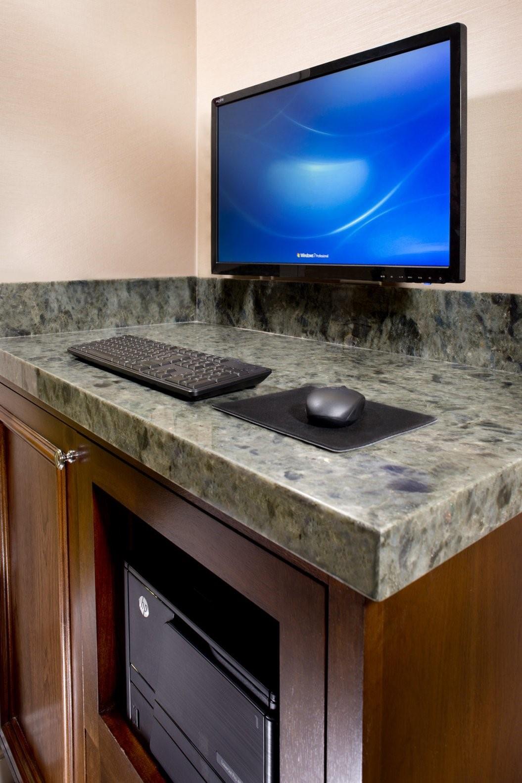 Airline Kiosk | Ayres Hotel Fountain Valley