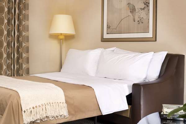  - Ayres Hotel Fountain Valley