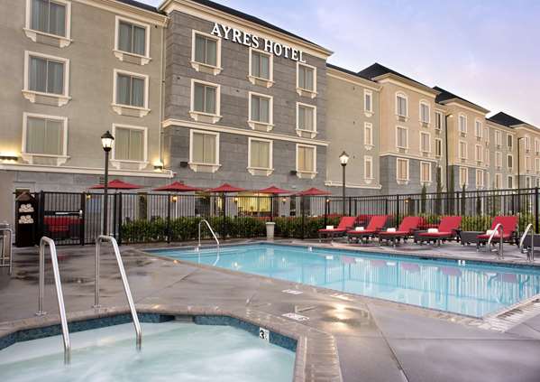 Pool - Ayres Hotel Fountain Valley