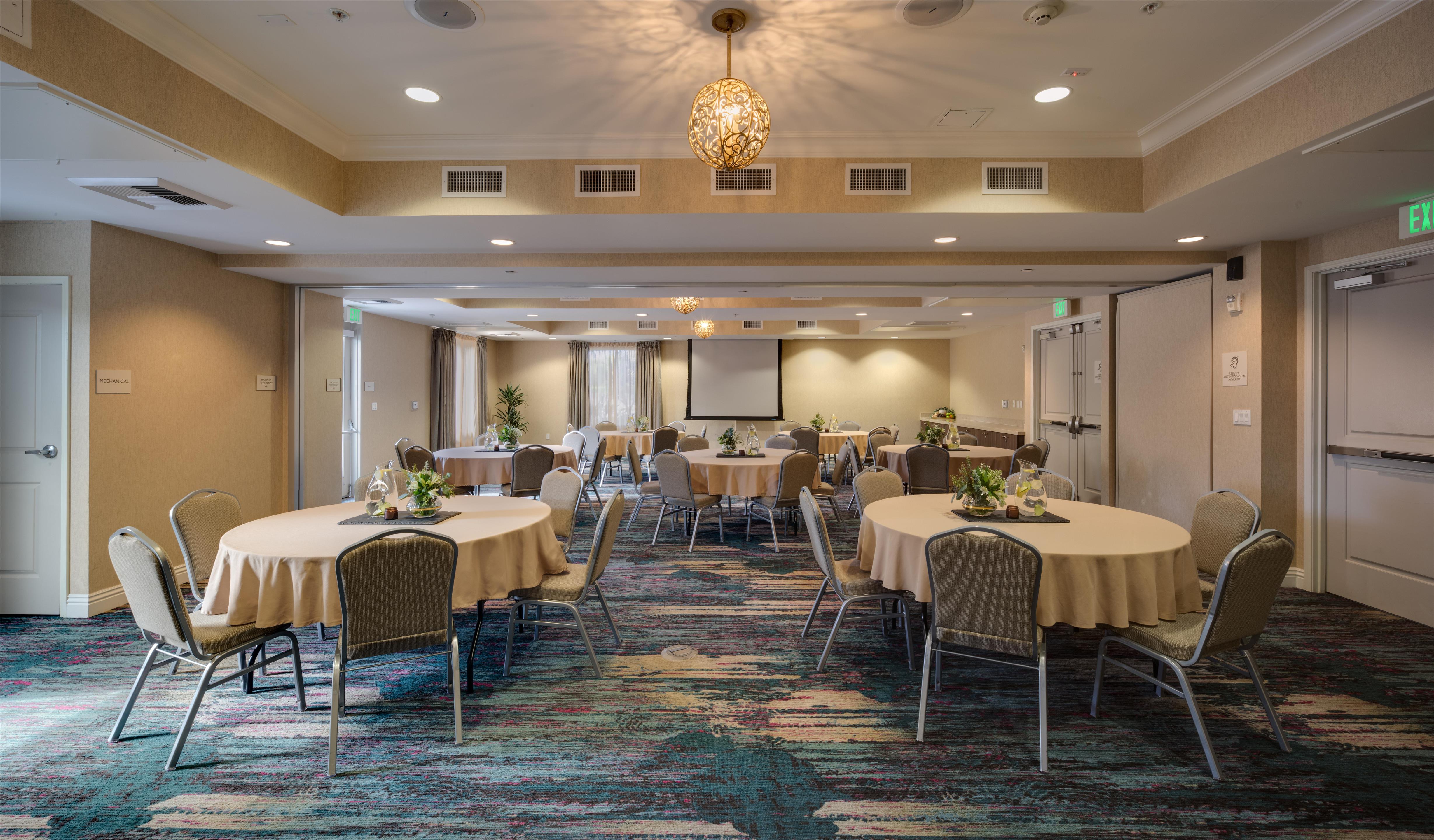 Meeting Room - Rounds | Ayres Hotel Fountain Valley