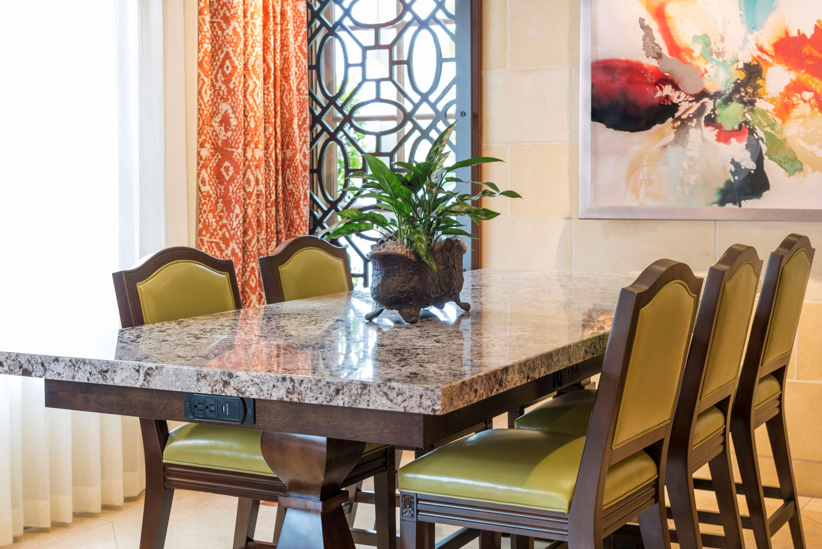 Lobby Seating Area | Ayres Hotel Anaheim