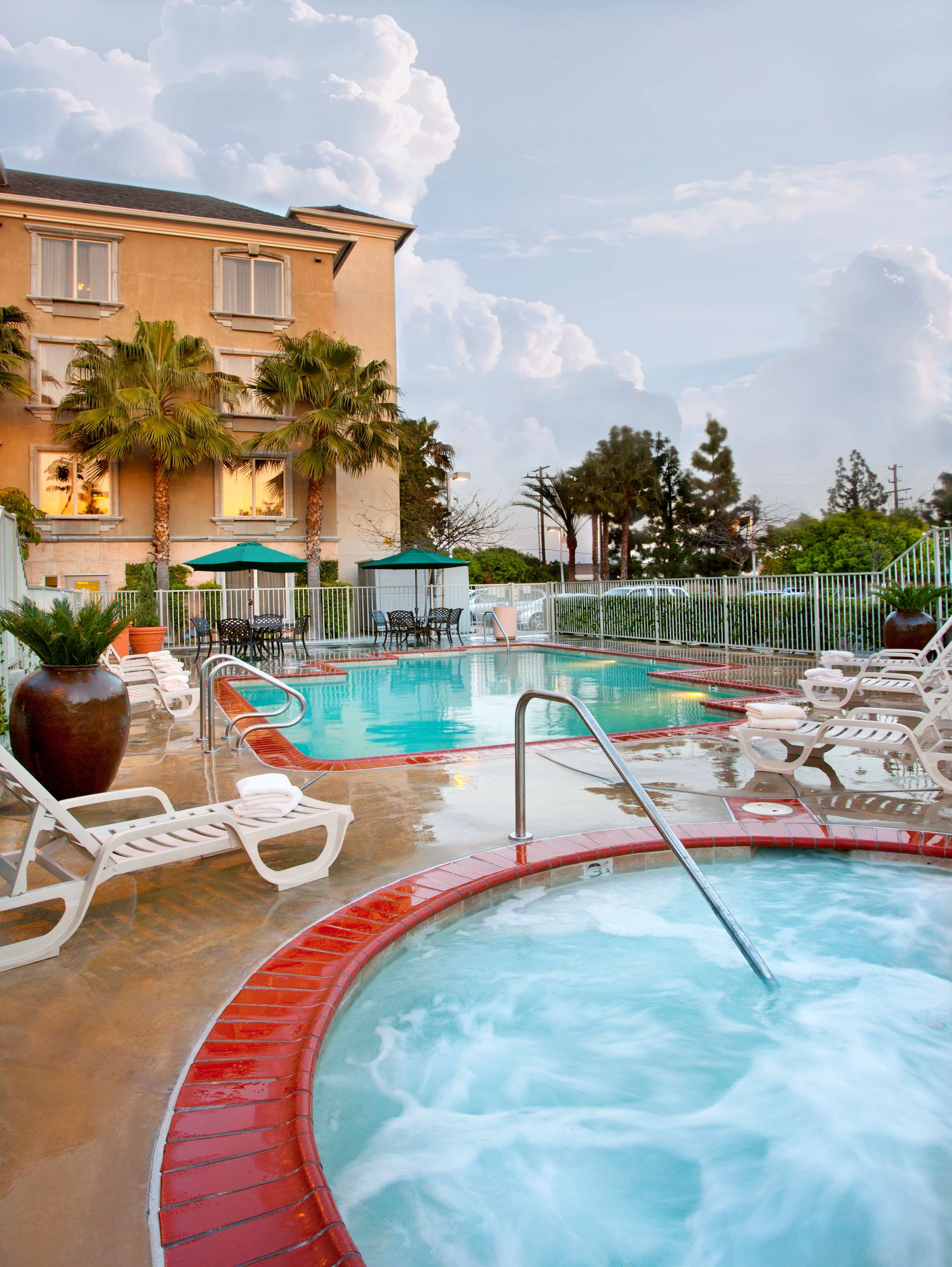 Pool | Ayres Hotel Anaheim