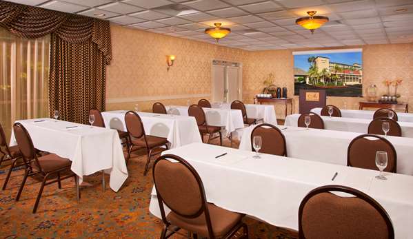 Spa - ALO Hotel by Ayres Orange - I-5, Exit 107