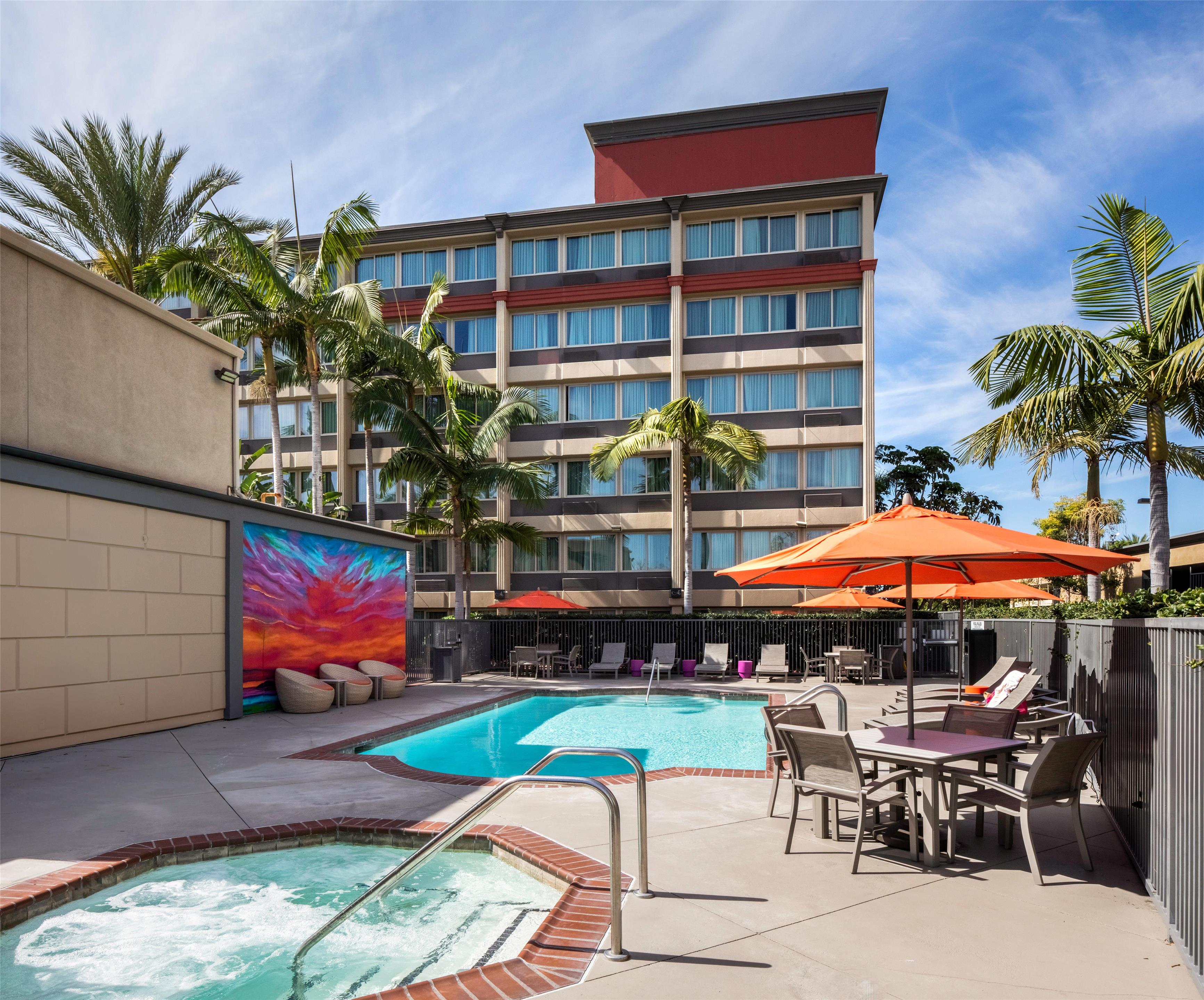 Pool | ALO Hotel by Ayres