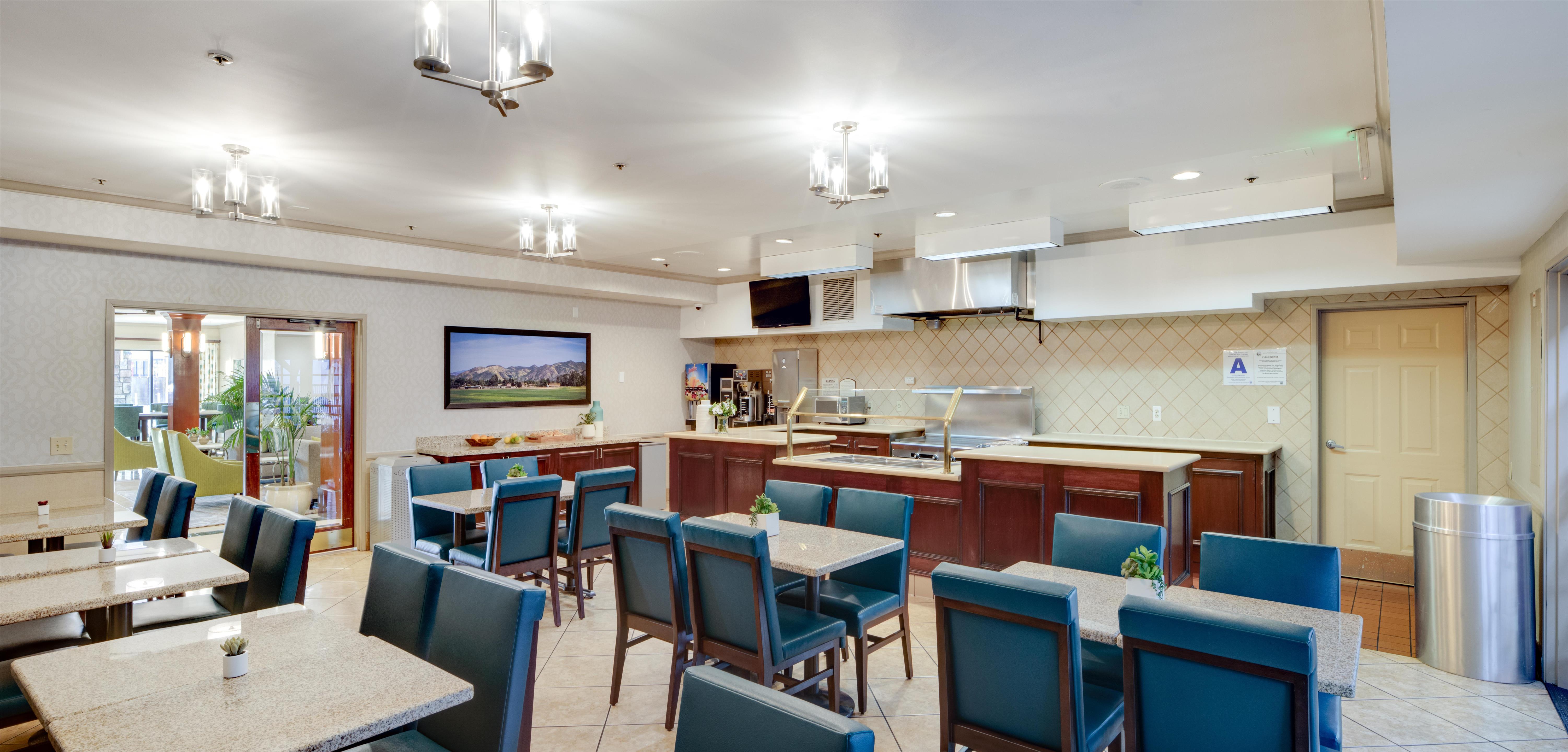 Breakfast Room | Ayres Hotel Corona East