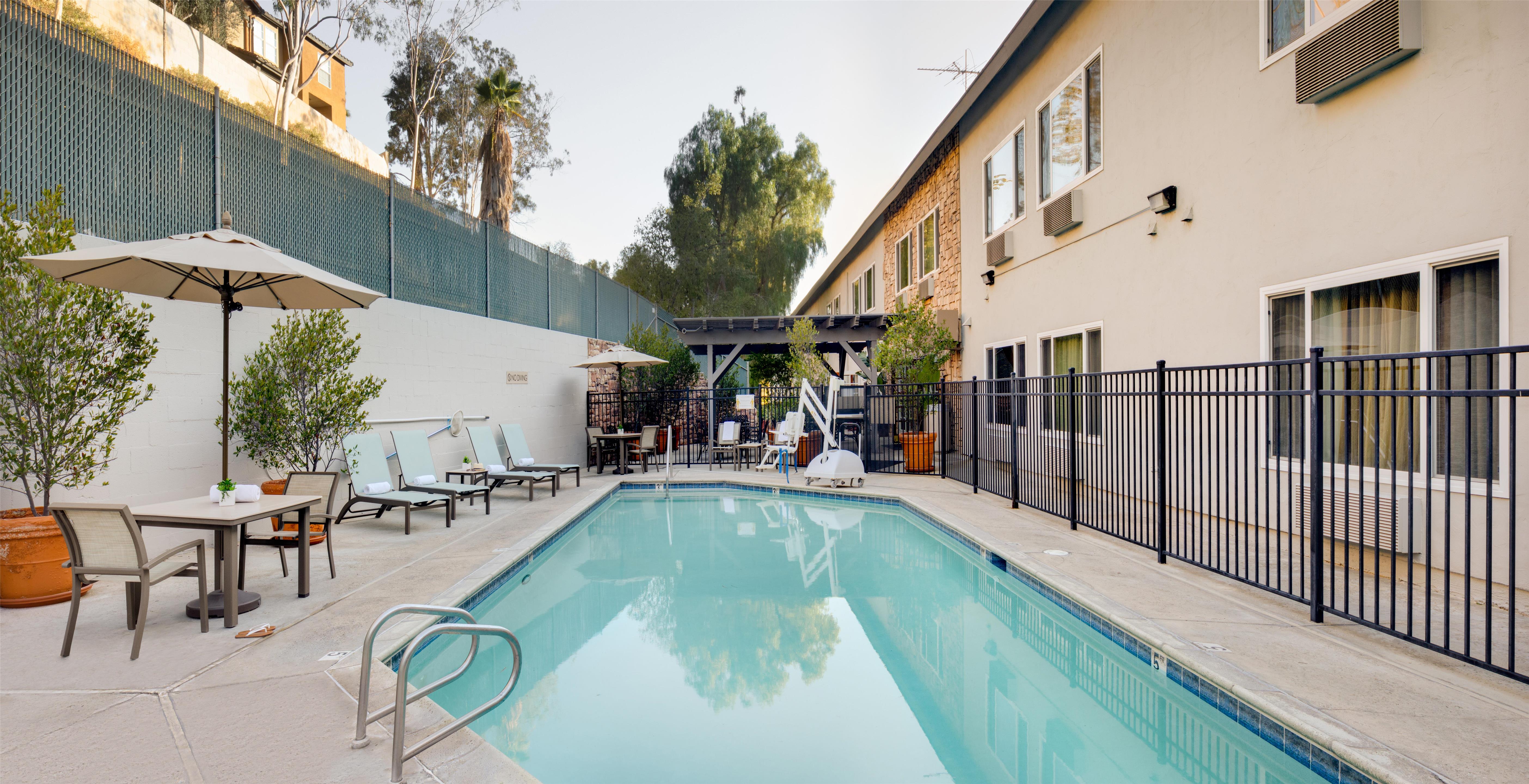 Pool | Ayres Hotel Corona East