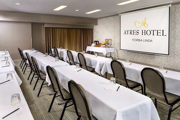  - Ayres Suites Yorba Linda - CA 91, Exit 39
