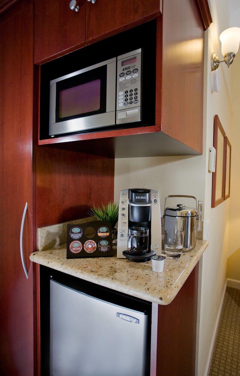 Red Cottage Inn & Suites Menlo Park, CA See Discounts