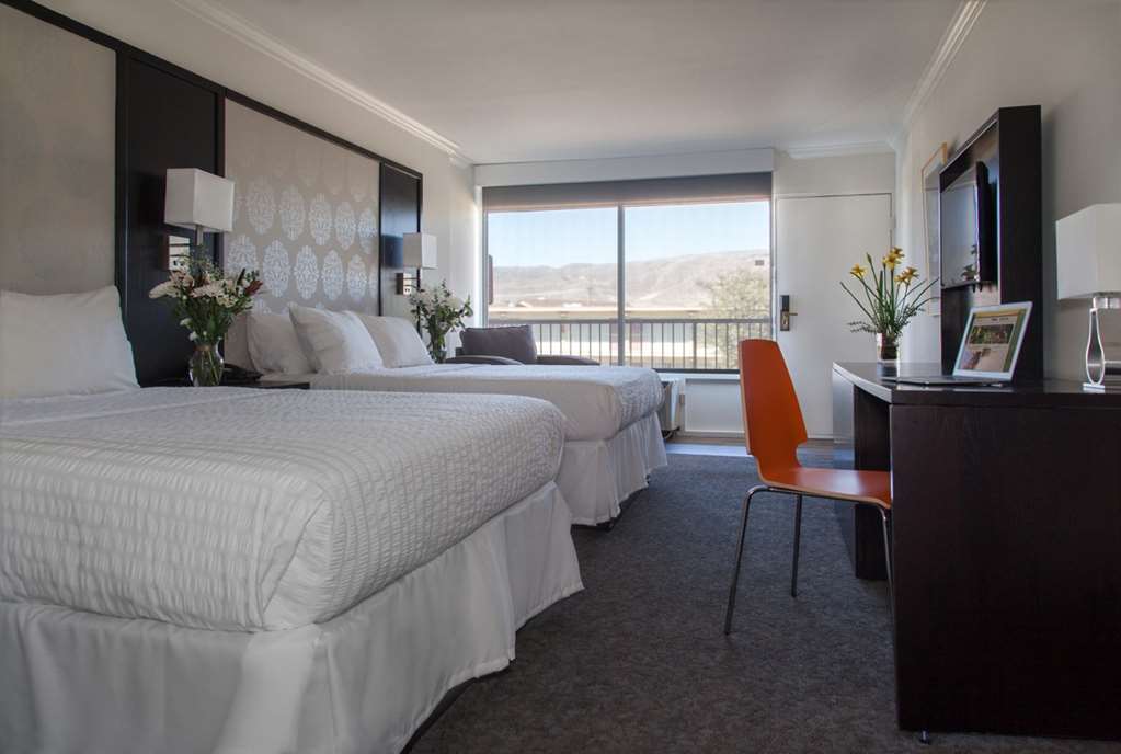 PARK POINTE HOTEL-guestroom-Guest Room,On-Site.jpg