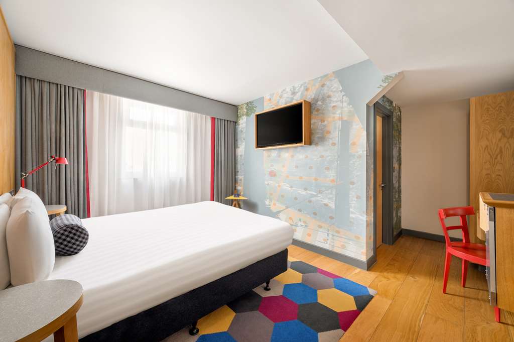 CAIRN HOTEL - NEWCASTLE UPON TYN-guestroom-Guest Room,On-Site.jpg