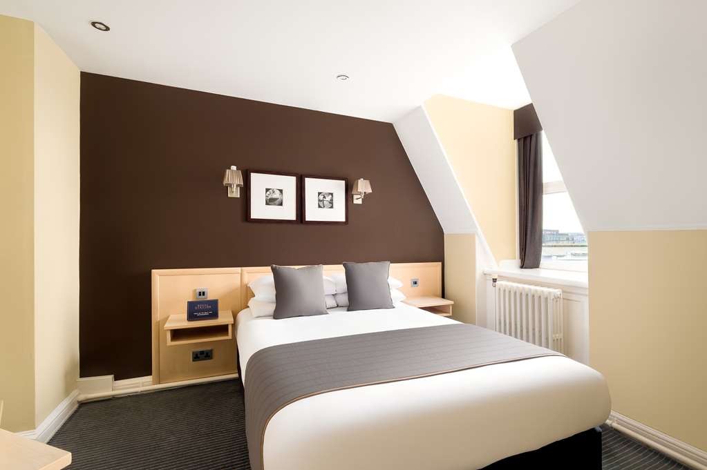 ROYAL STATION HOTEL-guestroom-Guest Room,On-Site.jpg