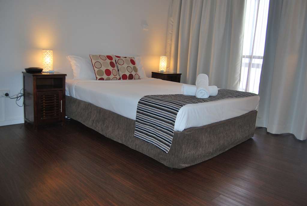 CAIRNS PLAZA HOTEL-guestroom-Guest Room,Suite,On-Site.jpg