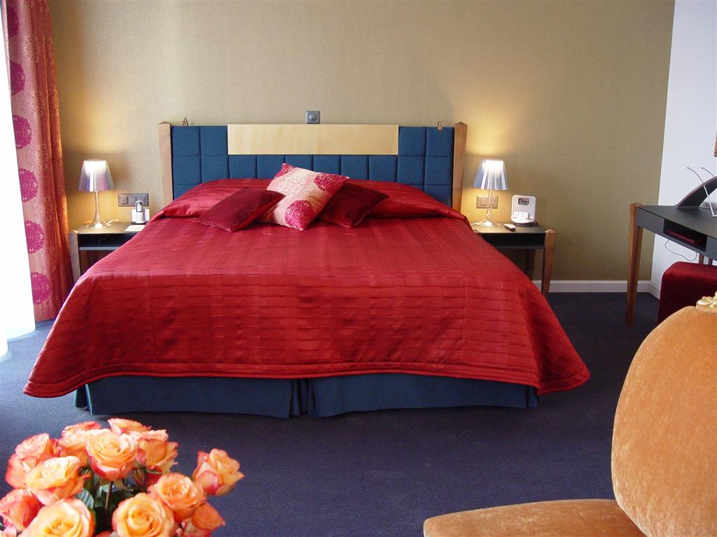 THE AMBASSADOR-guestroom-Guest Room,Indoor/Interior.jpg
