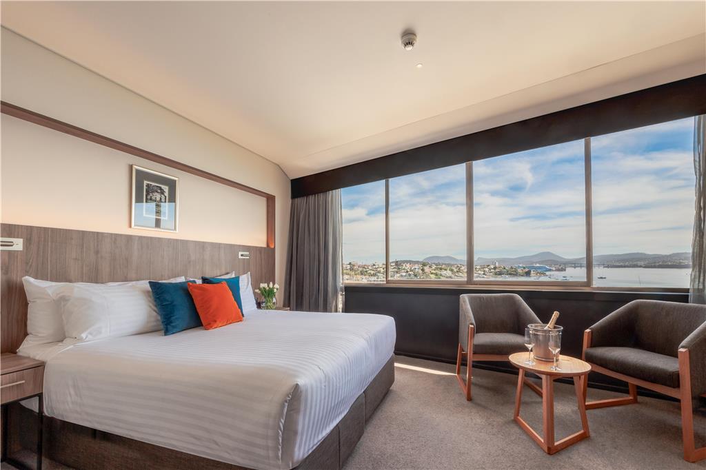 WREST POINT-guestroom-Guest Room,On-Site.jpg
