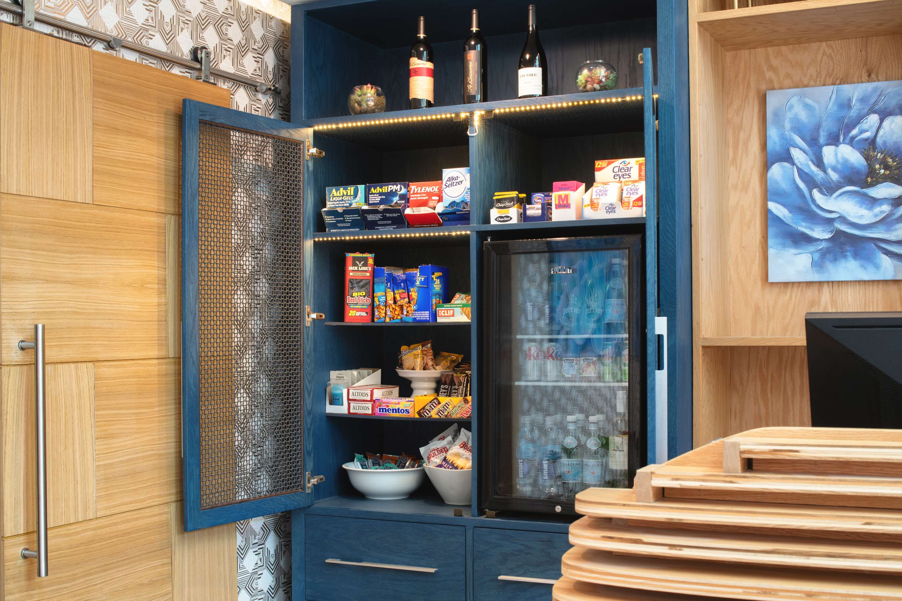 hotel keen public lobby pantry | Hotel Keen