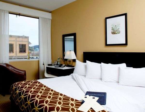  - Waters Edge Hotel Tiburon