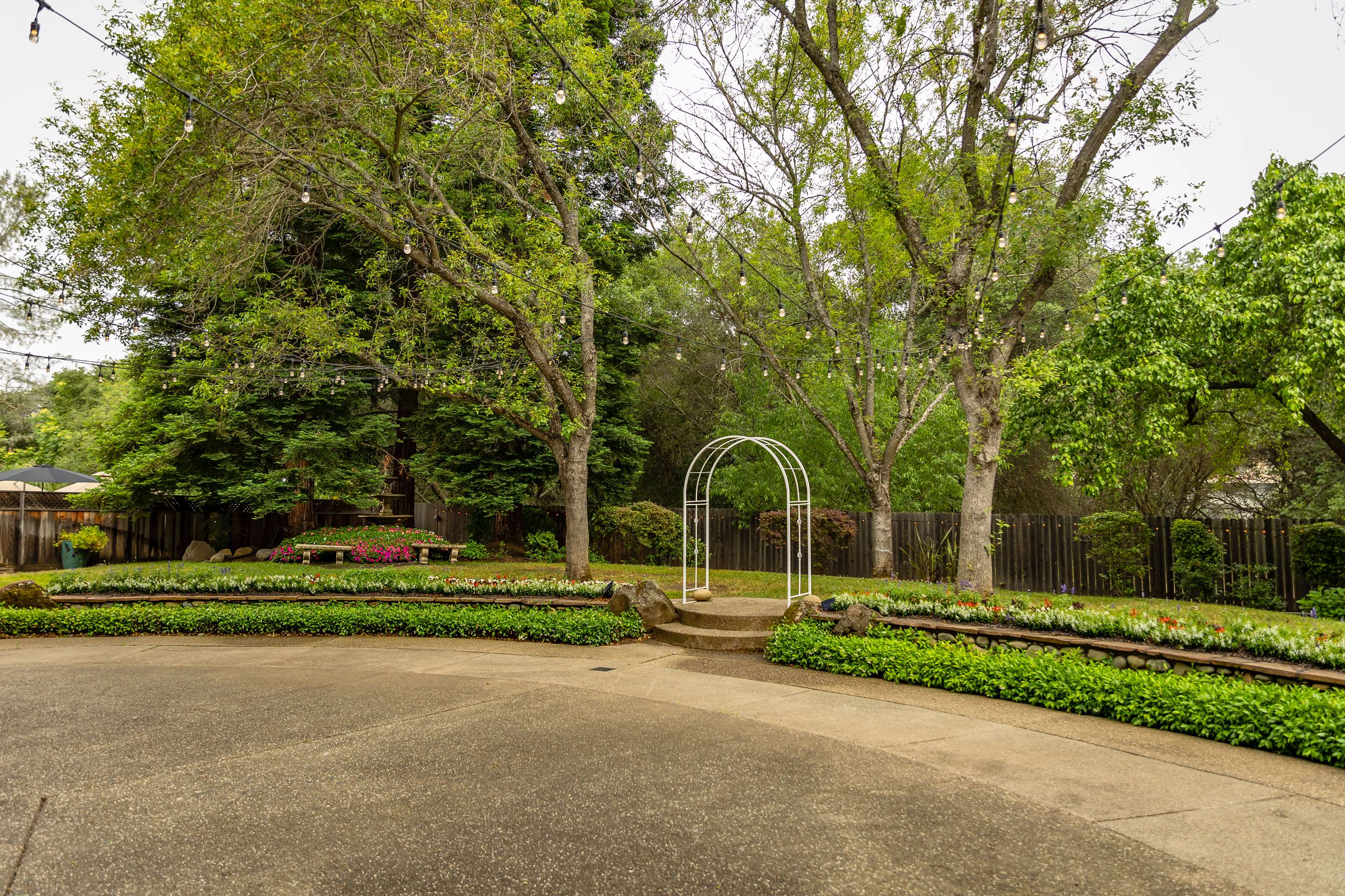 LNInn | Lake Natoma Inn