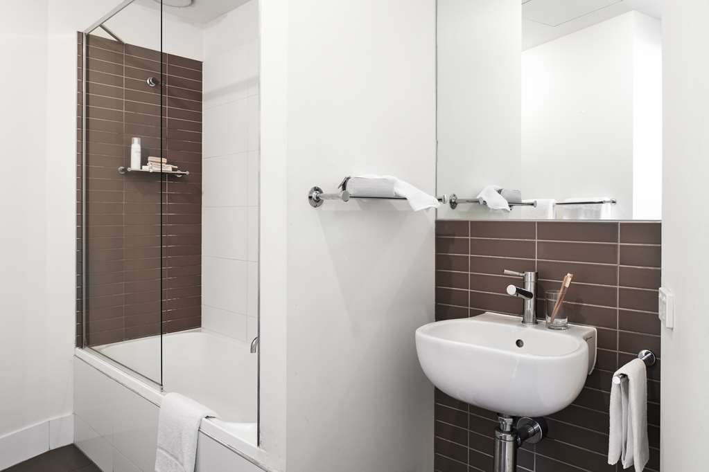 PUNTHILL KNOX-guestroom-Guest Room,On-Site.jpg