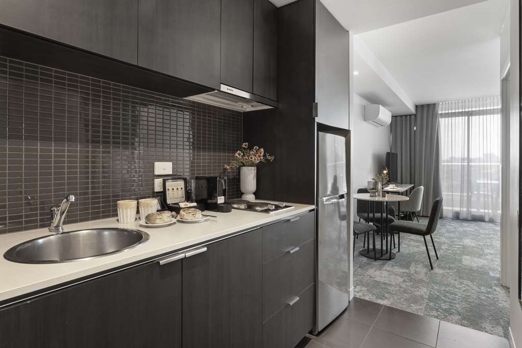 PUNTHILL SOUTH YARRA GRAND-guestroom-Guest Room,Guest Room Amenity,Kitchen/Kitchenette,Suite,On-Site.jpg