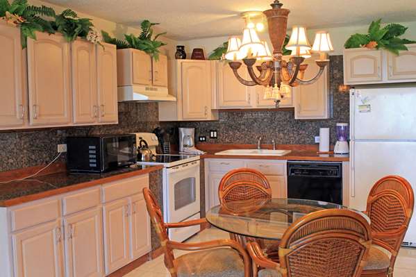 Restaurant - Castle Kamaole Sands Resort Kihei Maui