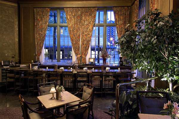  - Mayflower Park Hotel Seattle - I-5, Exits 165 & 165B