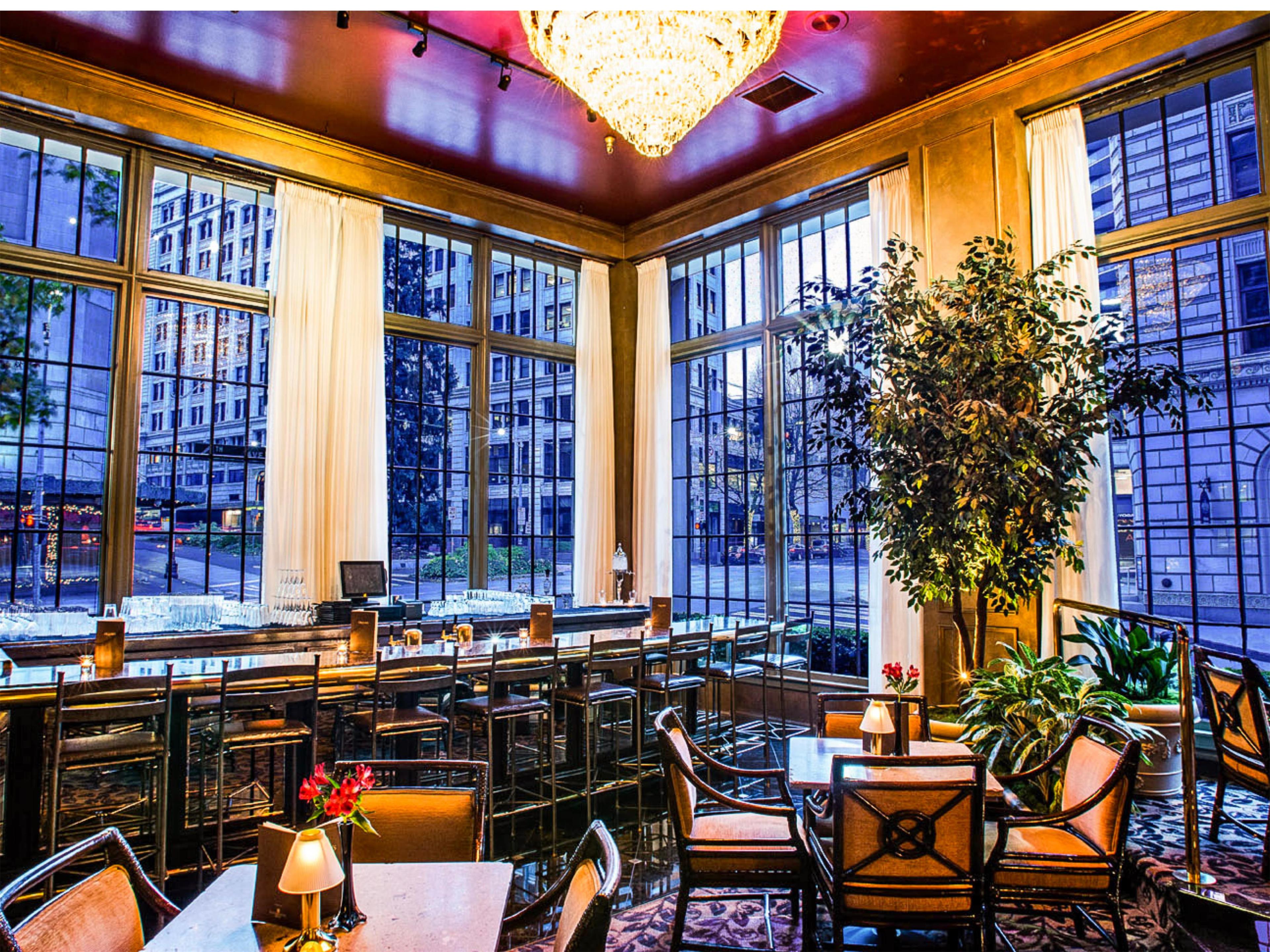 Oliver s Interior | Mayflower Park Hotel
