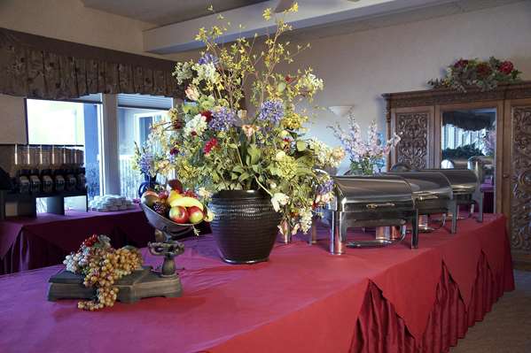 Restaurant - Bear Lodge Fairbanks