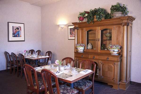 Restaurant - Bear Lodge Fairbanks