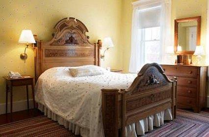  - Red Lion Inn Stockbridge