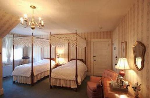  - Red Lion Inn Stockbridge